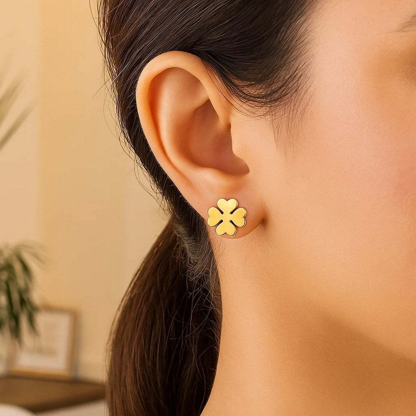 Élégantes boucles d'oreilles Trèfle en or jaune 14 carats